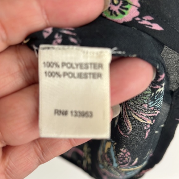 NWT Black floral blouse  sleeveless size L - Picture 4 of 4